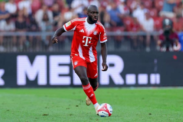 Bayern lo mất Upamecano