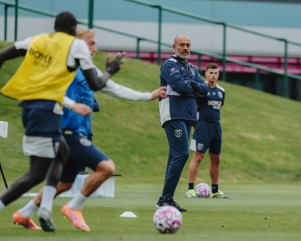 West Ham vẫn ủng hộ Nuno Santo