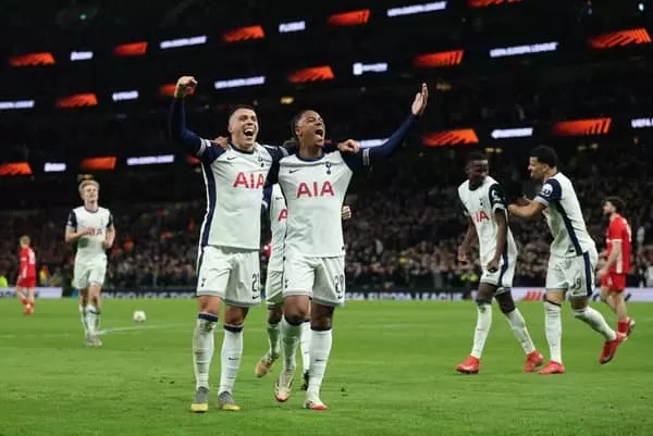 Tottenham giành vé đi tiếp với tổng tỉ số 3-2