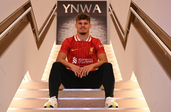 Kerkez trở thành tân binh tiếp theo của Liverpool