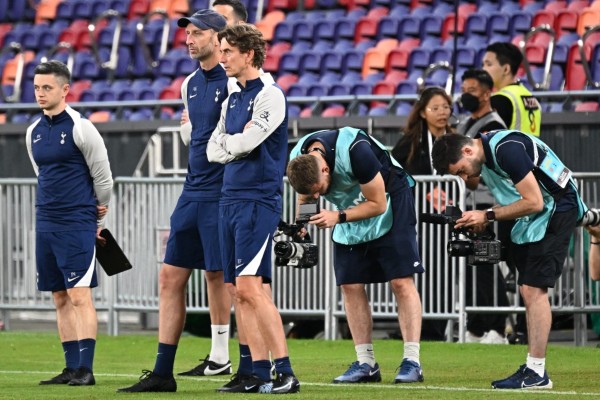 HLV Frank mới nhậm chức ở Tottenham