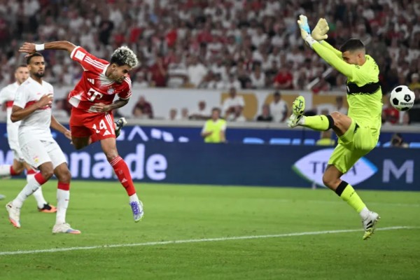 Diaz đã có bàn thắng chính thức đầu tiên cho Bayern