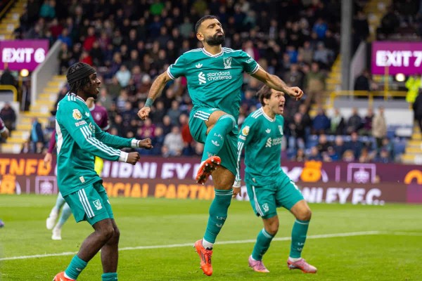 Liverpool thắng 4 trận liên tiếp nhờ những pha lập công muộn