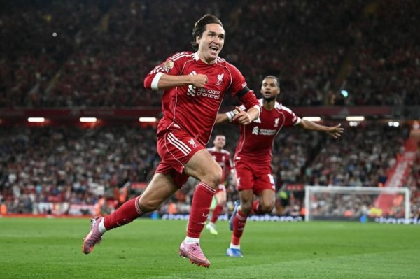 Chiesa không được Liverpool đăng kí đá Cúp C1